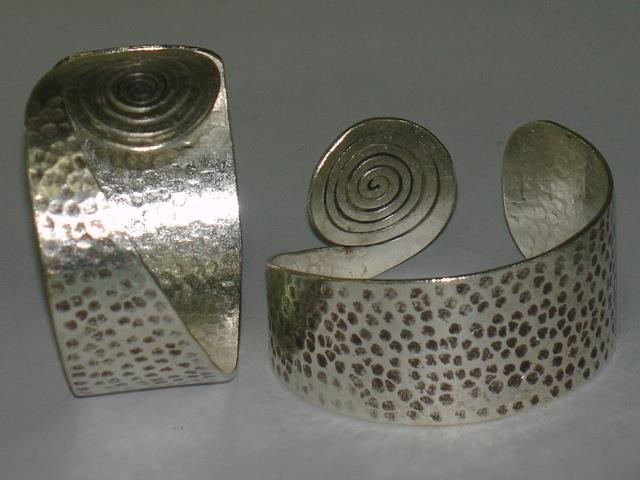 Thai Karen Hill Tribe Silver Bangle Hammered & Swirl Bangle BG033 