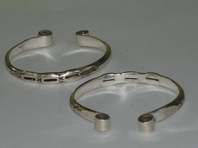 Thai Karen Hill Tribe Silver Bangle Cross & Line Printed Bangle BG073 