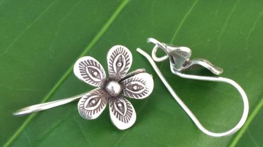 THAI KAREN HILL TRIBE SILVER EARRING ER285 