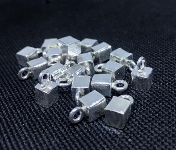 Thai Karen Hill Tribe Silver Pendants 20PD154 (10 Beads)
