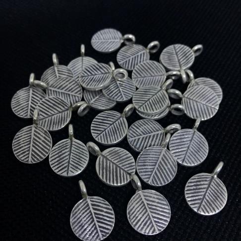 Thai Karen Hill Tribe Silver Pendants 20PD163 (10 Beads)