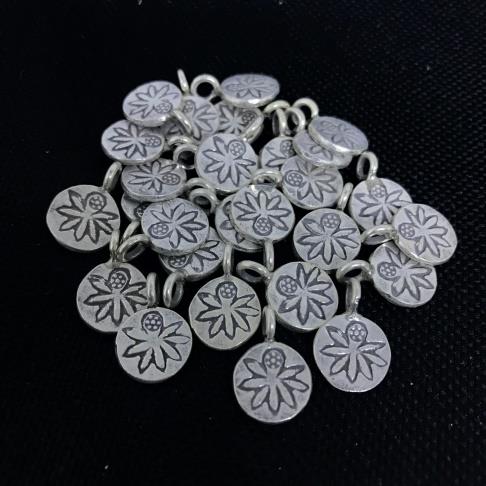 Thai Karen Hill Tribe Silver Pendants 20PD200 (10 Beads)