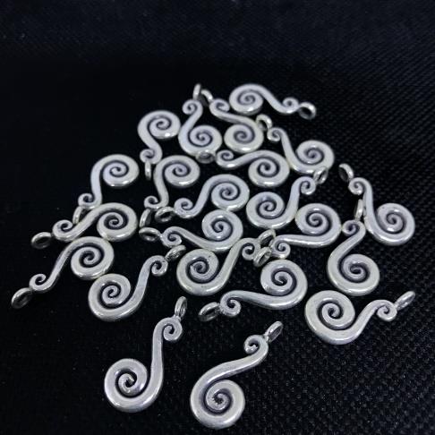 Thai Karen Hill Tribe Silver Pendants 20PD211 (10 Beads)