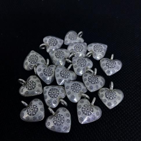 THAI KAREN HILL TRIBE SILVER PENDANTS 20PD212 (10 BEADS)