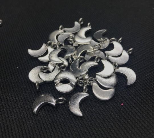 THAI KAREN HILL TRIBE SILVER PENDANTS 20PD267 (10 BEADS)