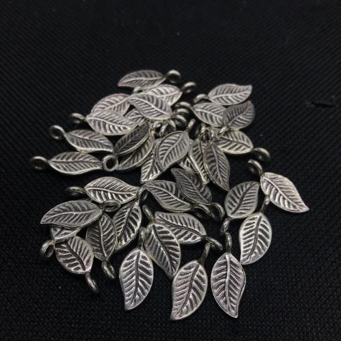 Thai Karen Hill Tribe Silver Pendants 20PD283 (10 Beads)