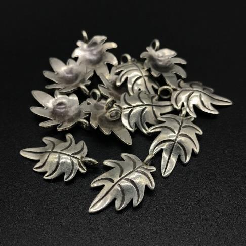 Thai Karen Hill Tribe Silver Pendants 20PD300 (10 Beads)