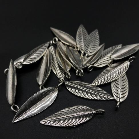 Thai Karen Hill Tribe Silver Pendants 20PD309 (10 Beads)