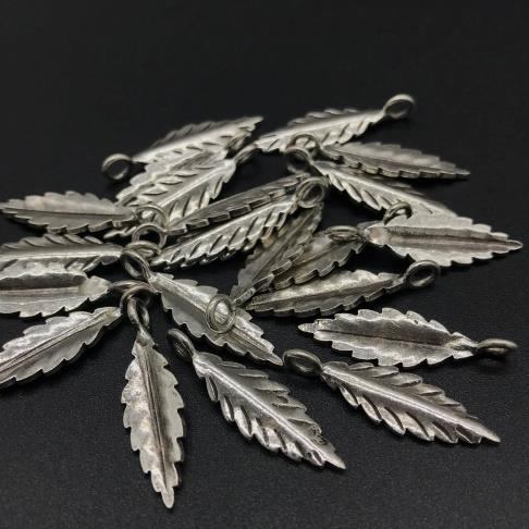 Thai Karen Hill Tribe Silver Pendants 20PD310 (10 Beads)