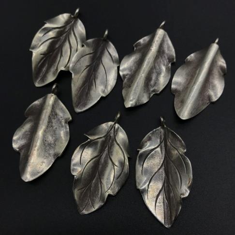 Thai Karen Hill Tribe Silver Pendants 20PD319 (4 Beads)