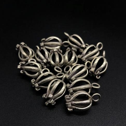 Thai Karen Hill Tribe Silver Pendants 20PD332 (10 Beads)