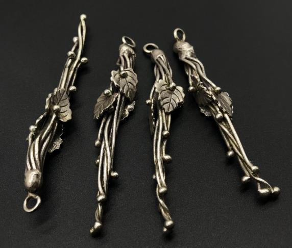 Thai Karen Hill Tribe Silver Pendants 20PD335 (2 Beads)