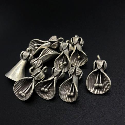 Thai Karen Hill Tribe Silver Pendants 20PD337 (10 Beads)